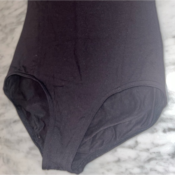Girls -Capezio Leotard -Halter Snap - Picture 5 of 12